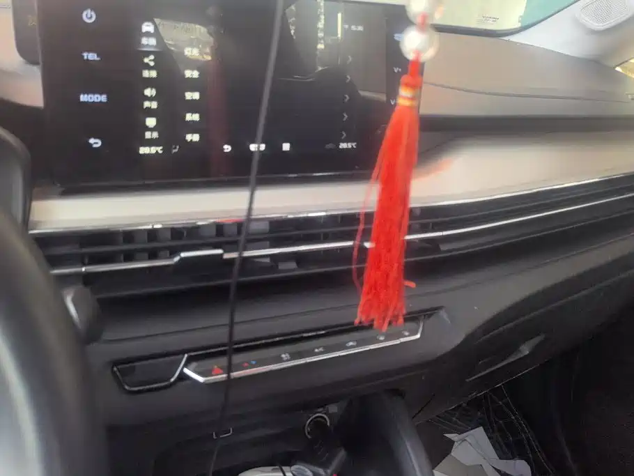 Photo 13 - Geely Vision X3