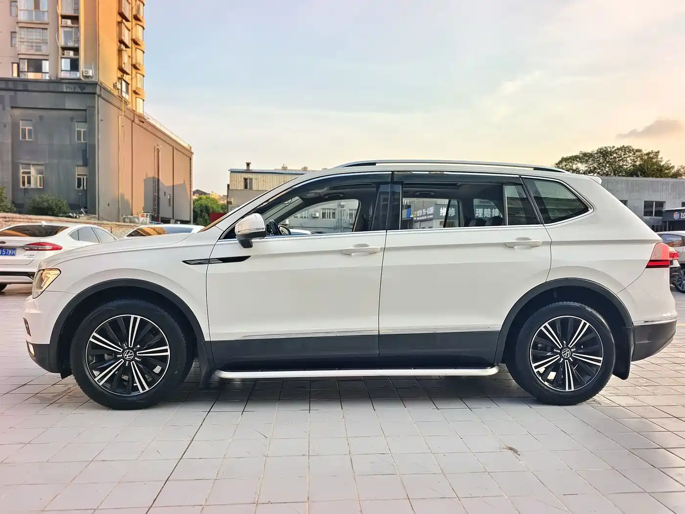 Фото 5 - Volkswagen Tiguan L