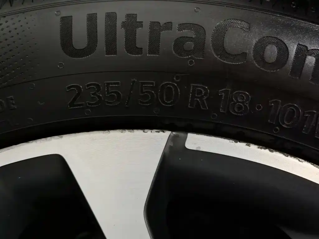 Фото 24 - Lynk & Co 02