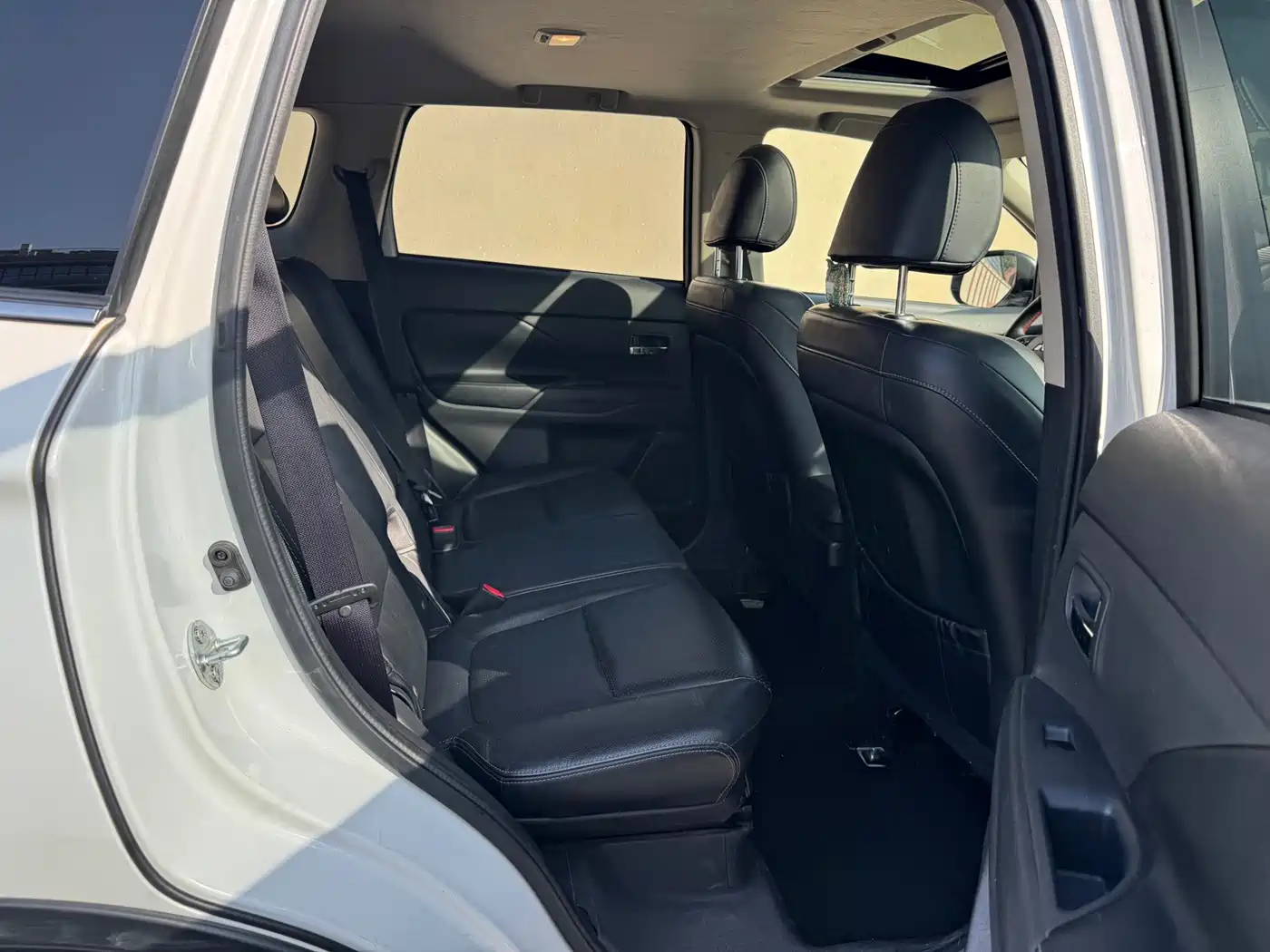 Mitsubishi Outlander (Import) 2015 2014 2.4L 4WD Luxury Value Edition 7-seater