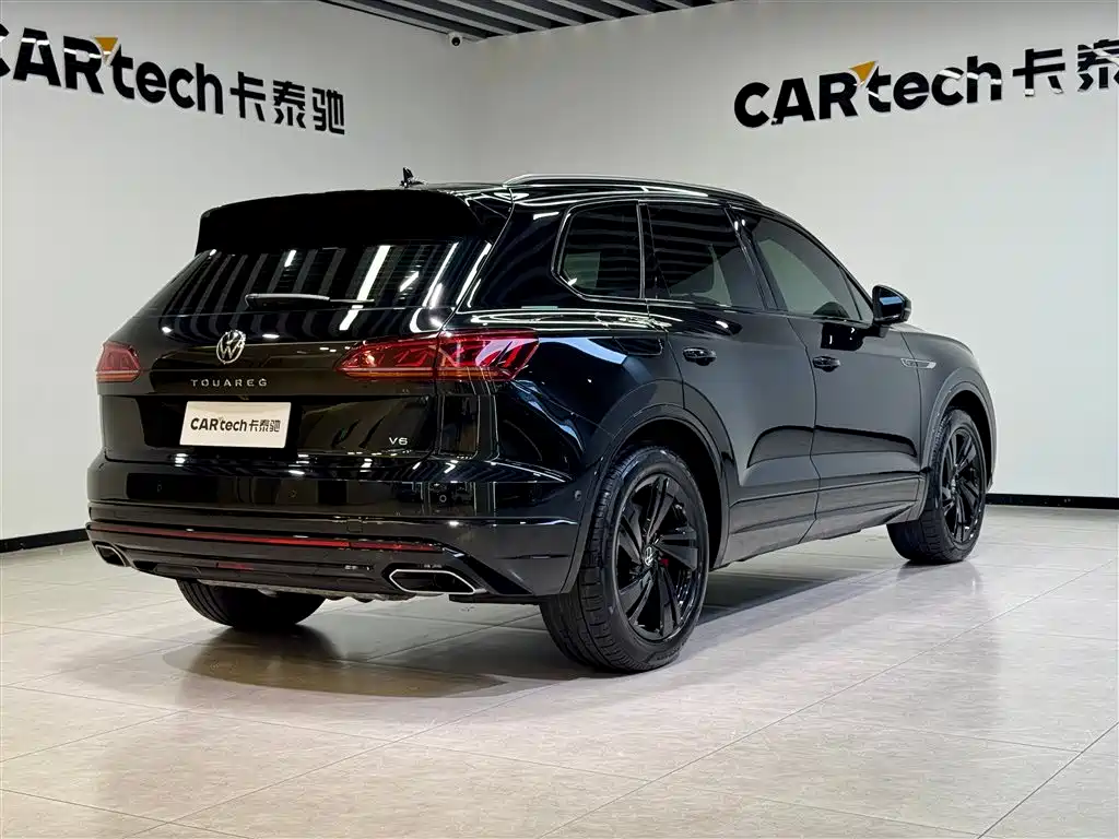 Volkswagen Touareg 2023 3.0TSI R-Line Black Sports Package фото 4