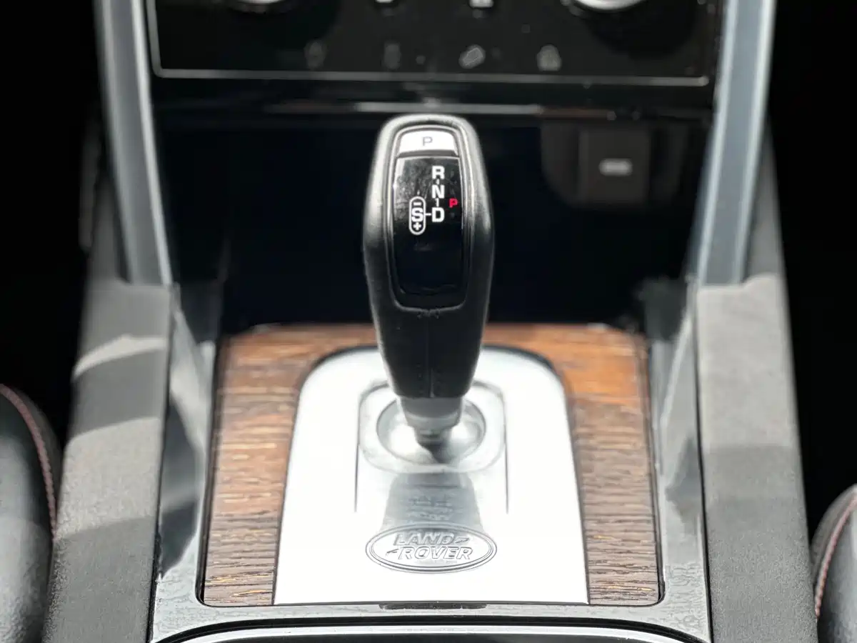 LAND ROVER DISCOVER SPORTS