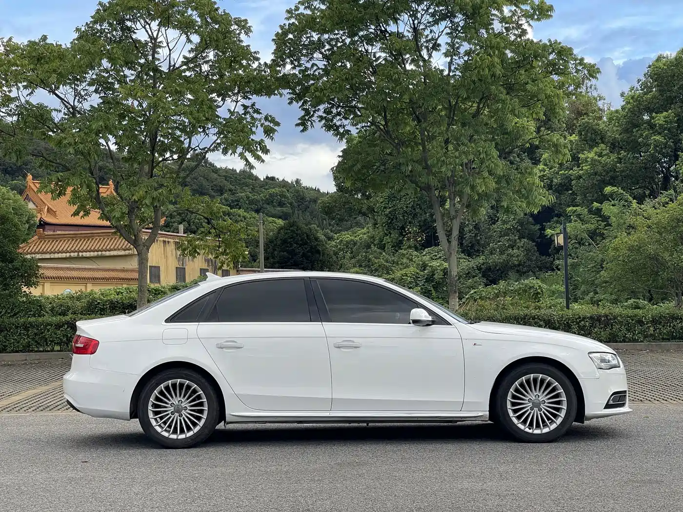 Фото 5 - Audi A4L