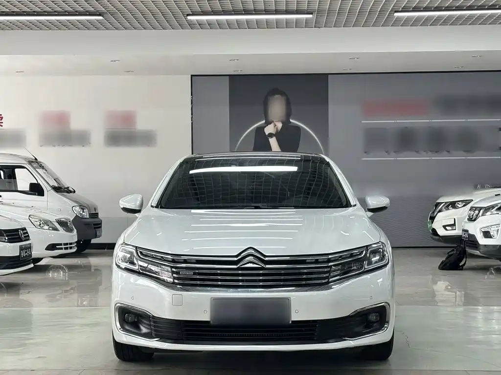 Фото 23 - Citroën C6