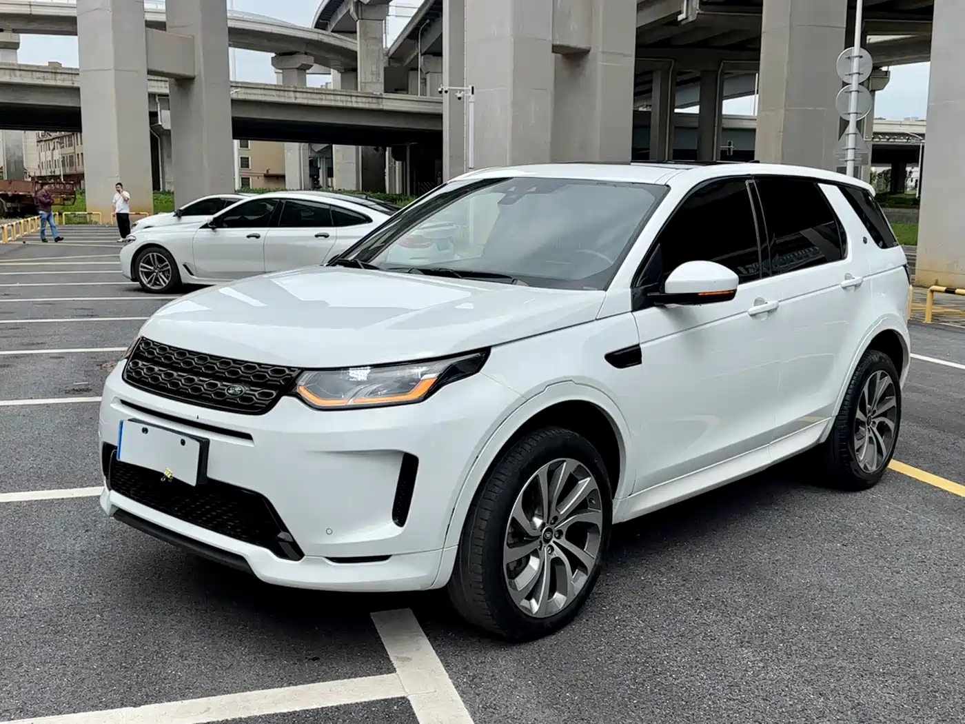 LAND ROVER DISCOVER SPORTS