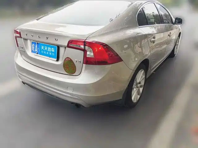 Volvo S60 2016 S60L T4 Wisdom Edition — фото 2