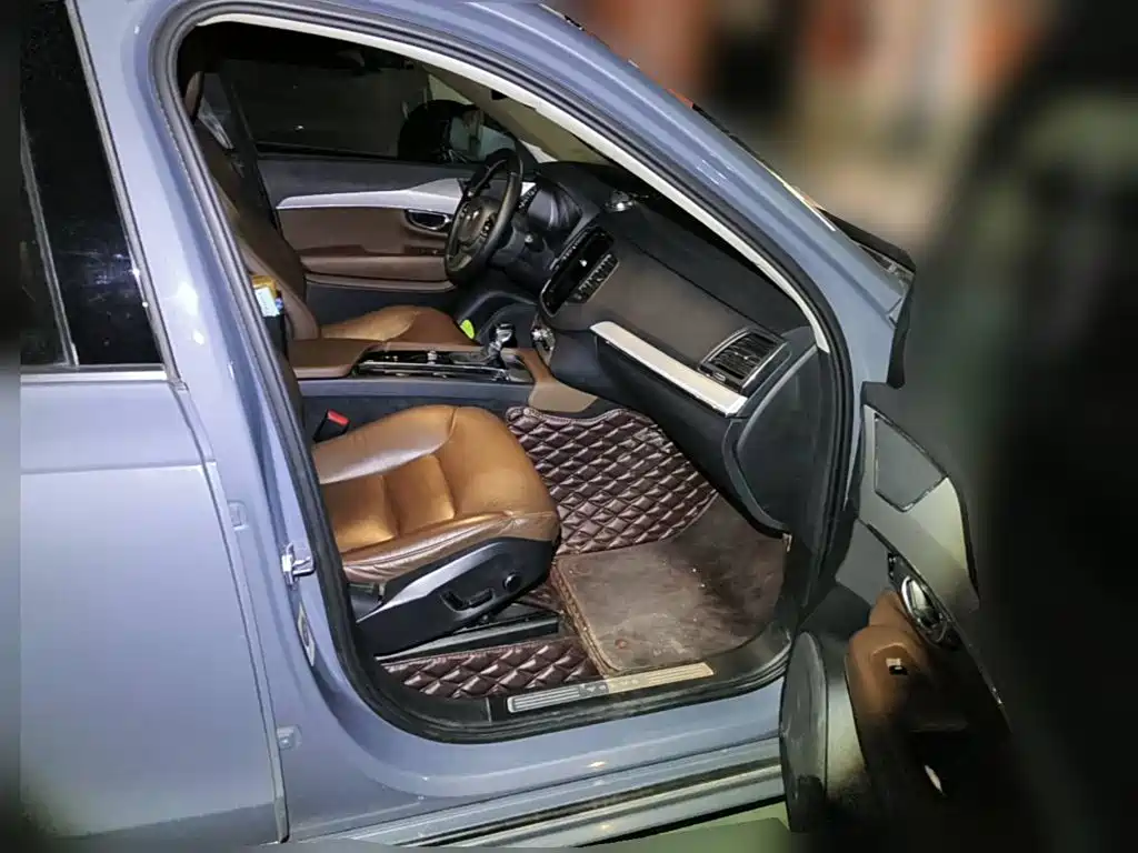 Photo 12 - Volvo XC90