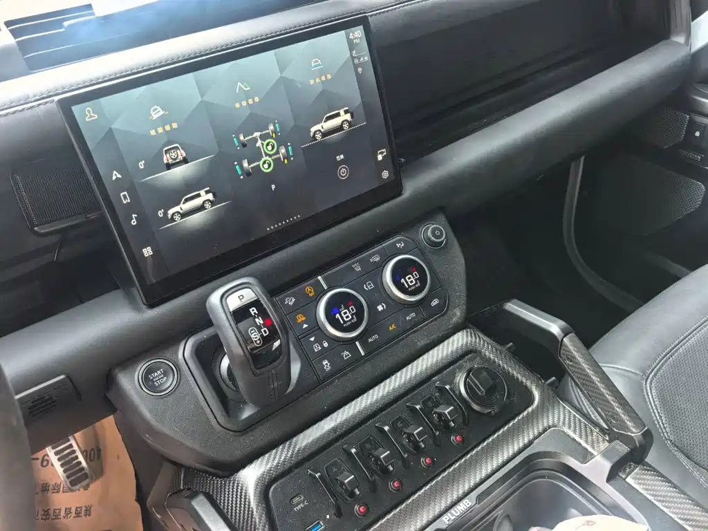 Фото 8 - Land Rover Defender