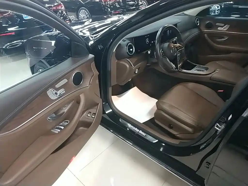 Mercedes-Benz E-Class New Energy 2022 Facelift E 350 e L Plug-in Hybrid Sedan фото 16