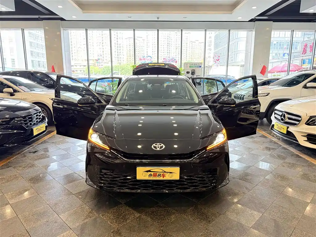 Toyota Camry 2025 2024 Hybrid 2.0HGVP Luxury Edition