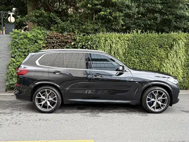 BMW X5 (Import) 2019 xDrive40i Exclusive M Sport Package — фото 5