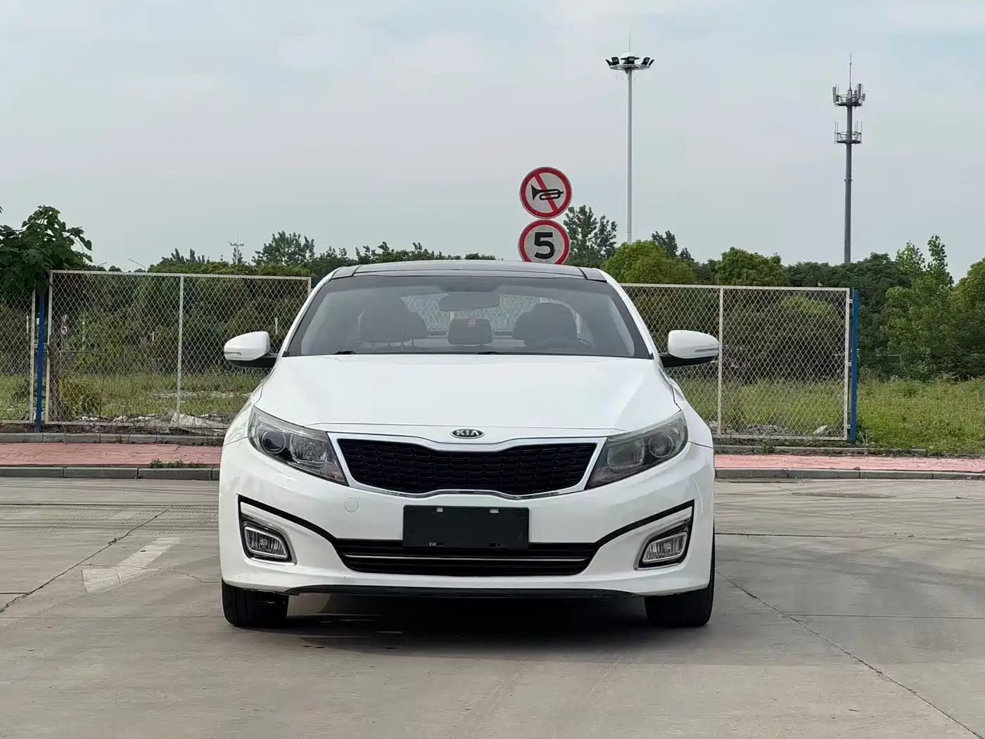 Kia K5 2014 2.0L Automatic LUXURY фото 3