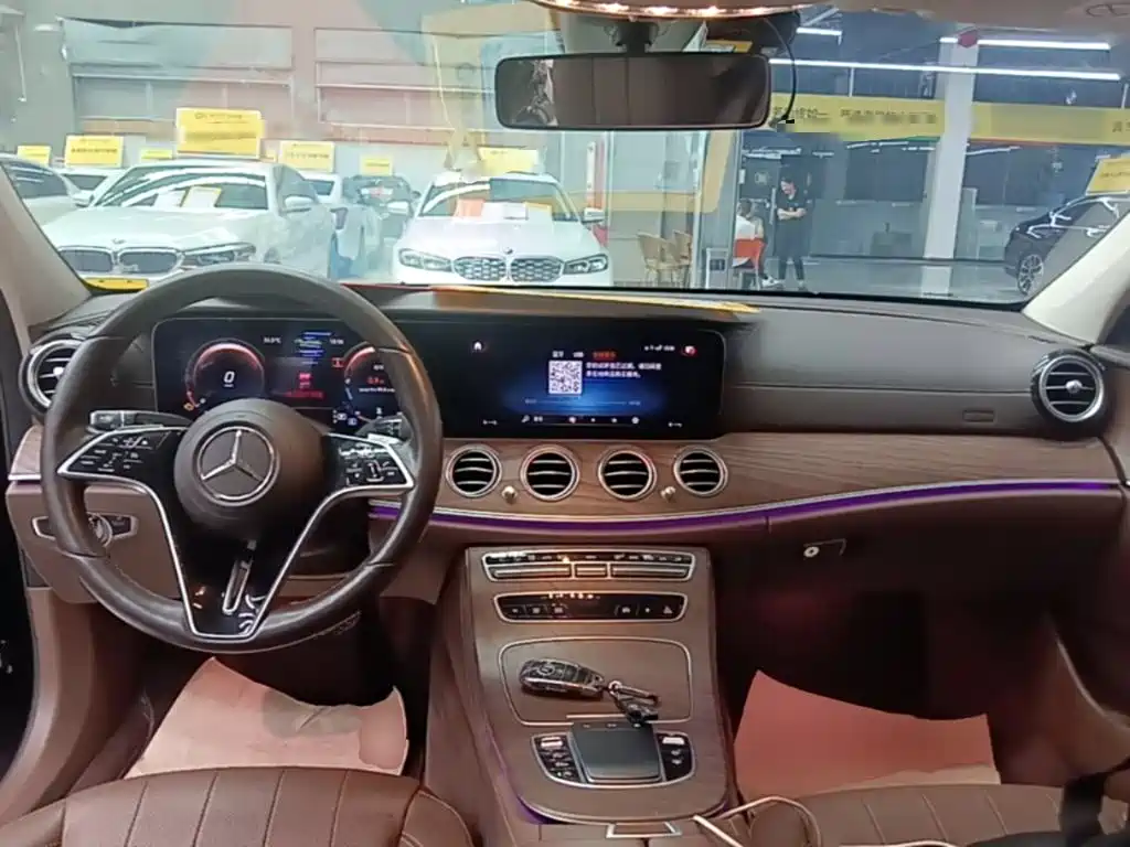 MERCEDES-BENZ E-CLASS