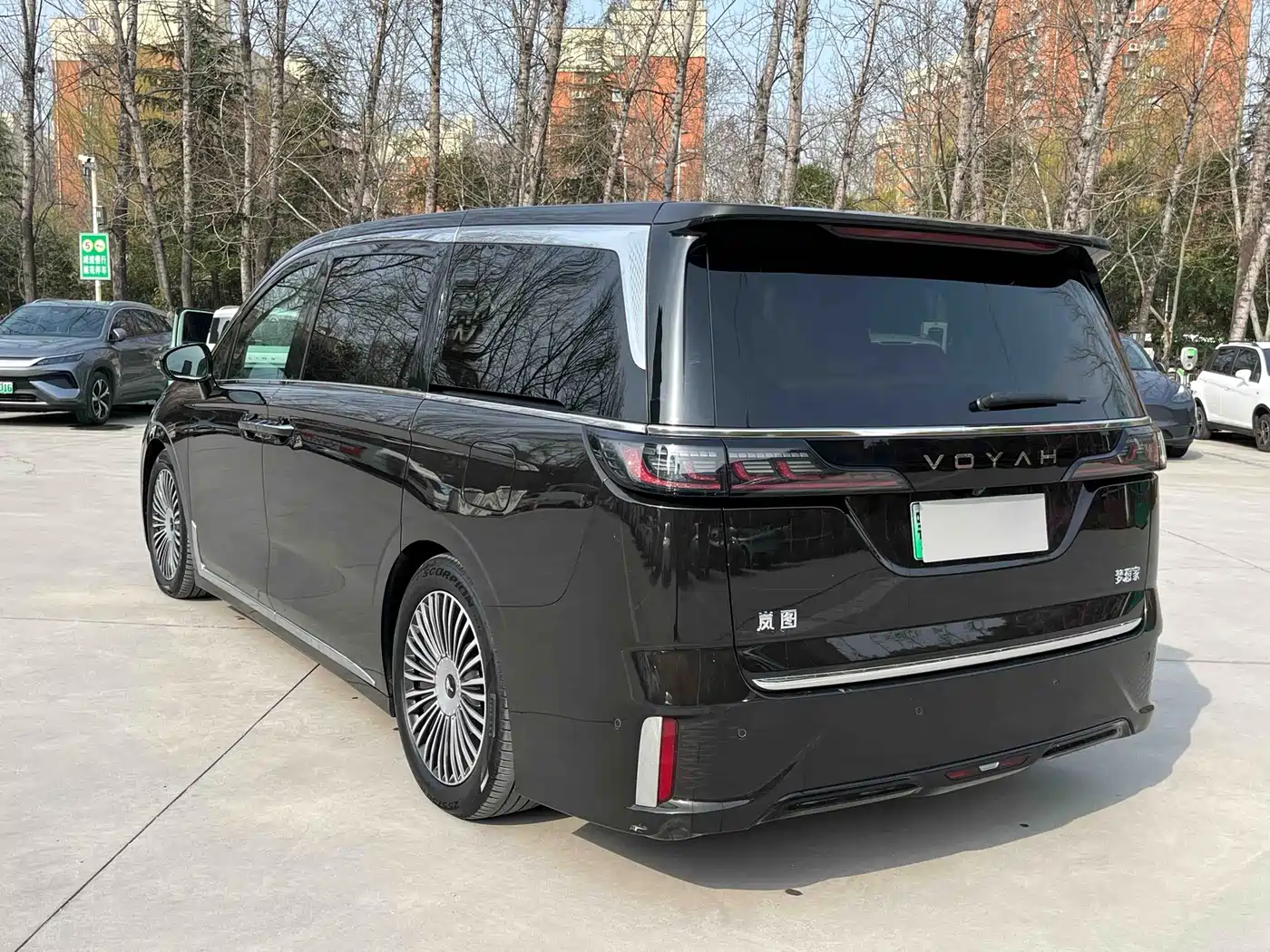 Voyah Auto Voyah Dreamer 2025 PHEV AWD Flagship Kunpeng Edition фото 10