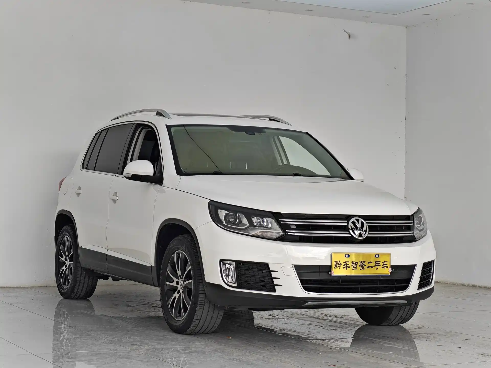 Фото 3 - Volkswagen Tiguan