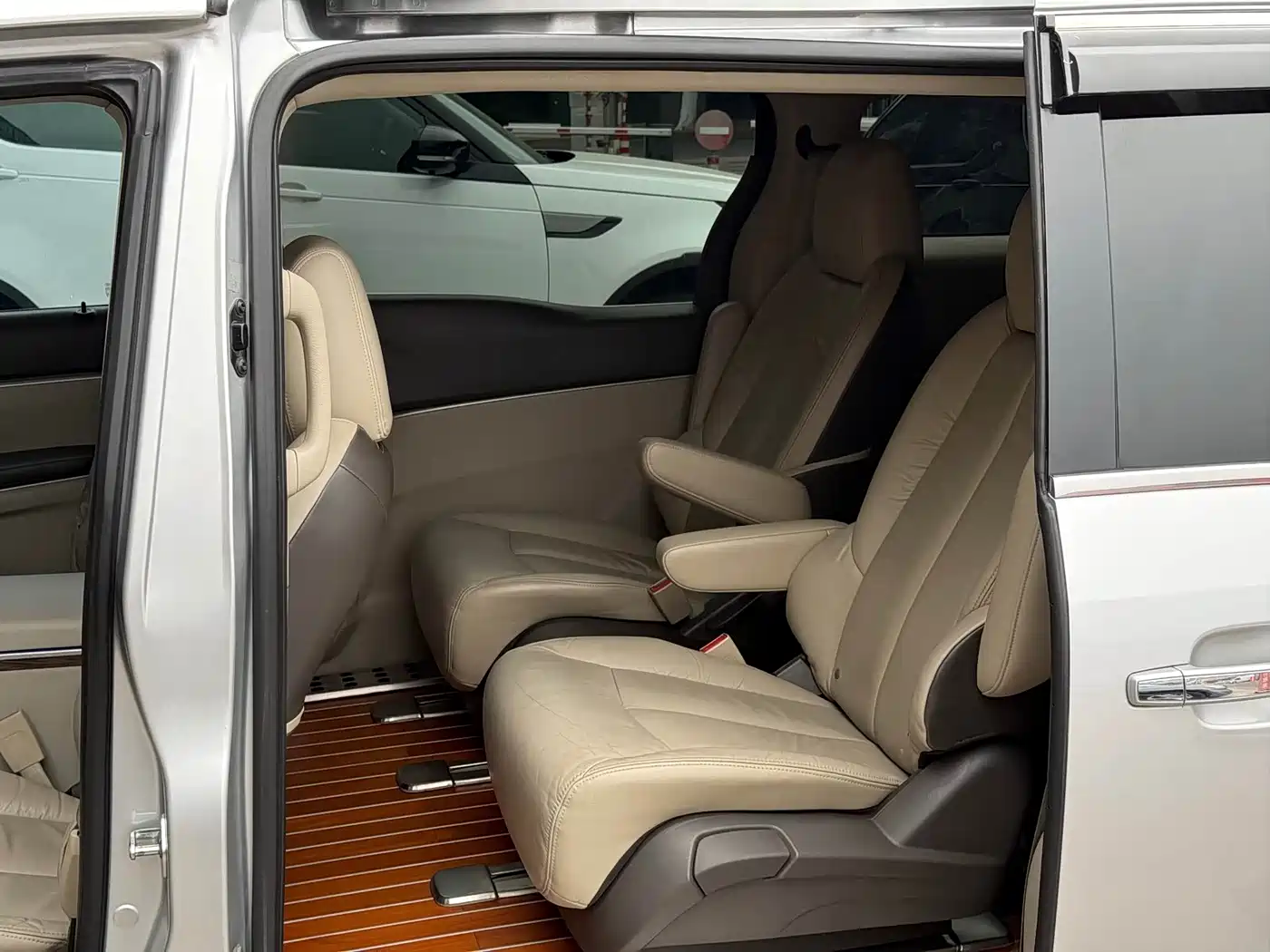 Buick GL8 2013 2.4L LT Luxury Business Executive Edition фото 4