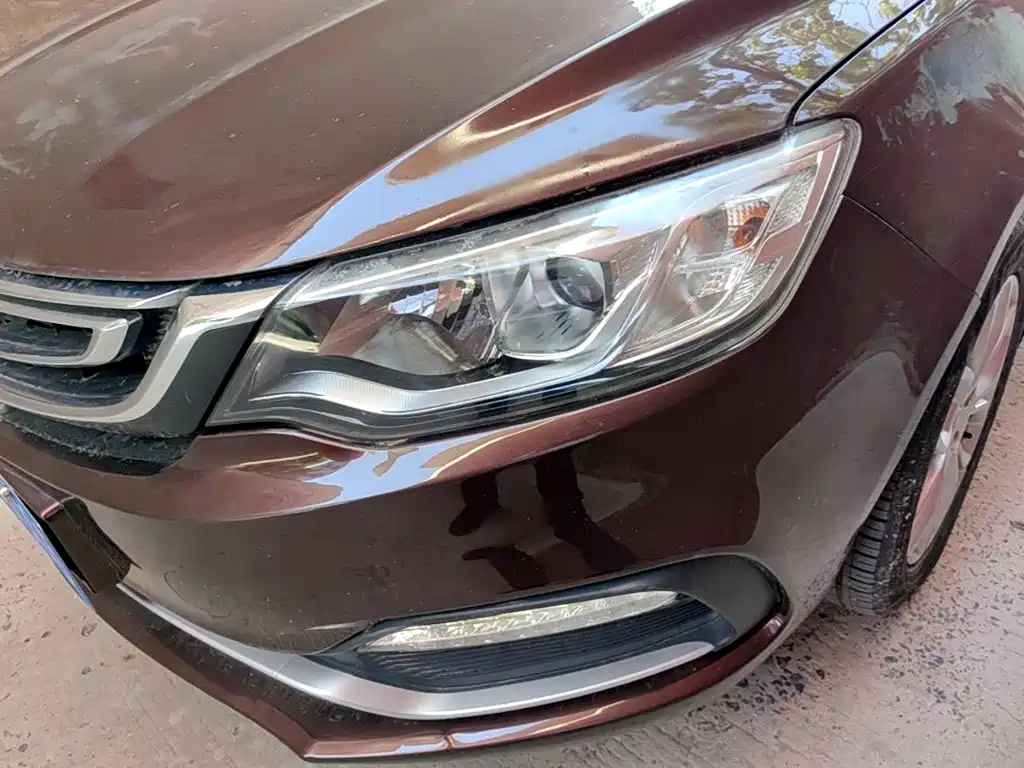 Фото 24 - Geely Vision