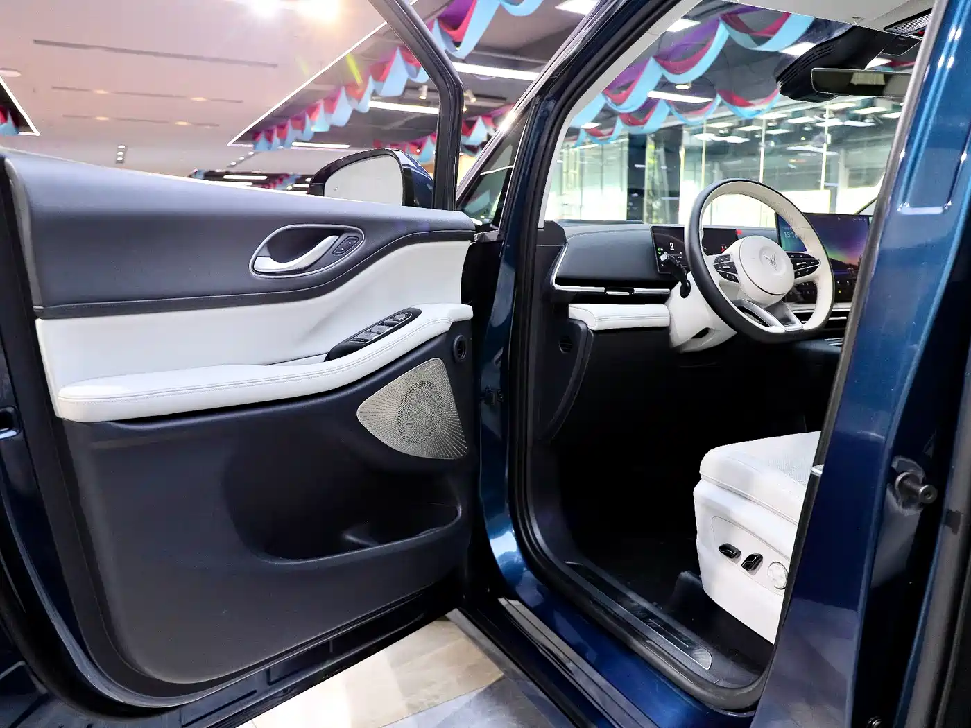 Voyah Auto Voyah Dreamer 2025 PHEV AWD Flagship Kunpeng Edition фото 10