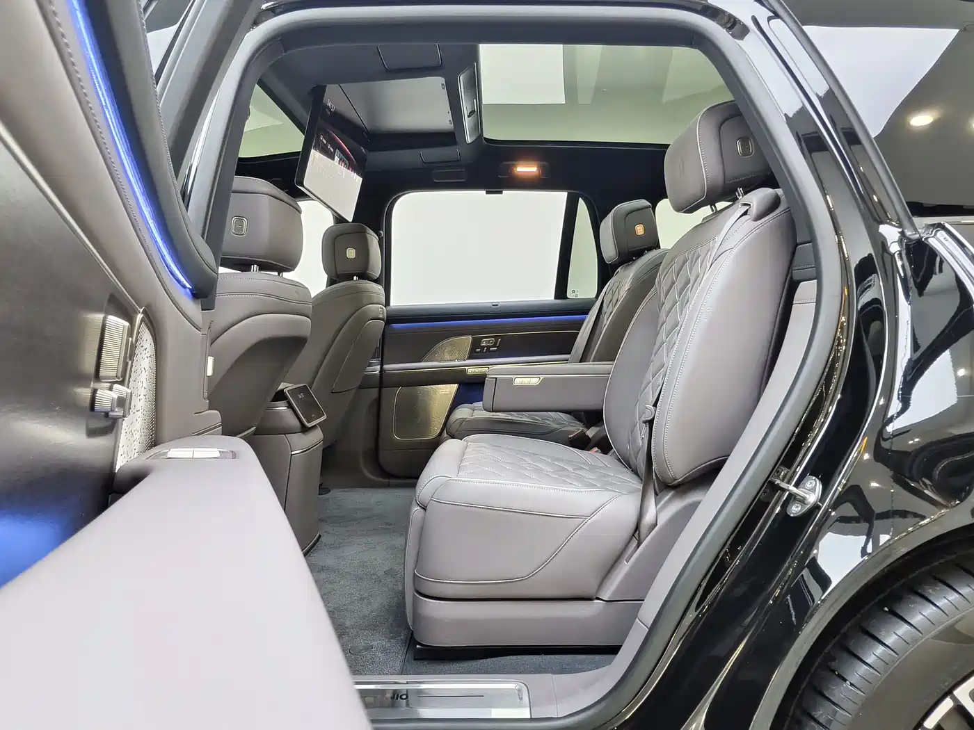 NIO ES8 2026 2025 Model 6-Seat Executive Luxury Edition
