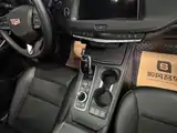 Photo 8 - Cadillac XT4