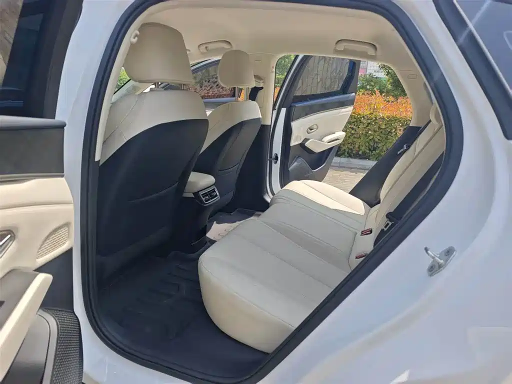 BYD Qin L 2025 DM-i Smart Drive Edition 80KM Leading фото 5