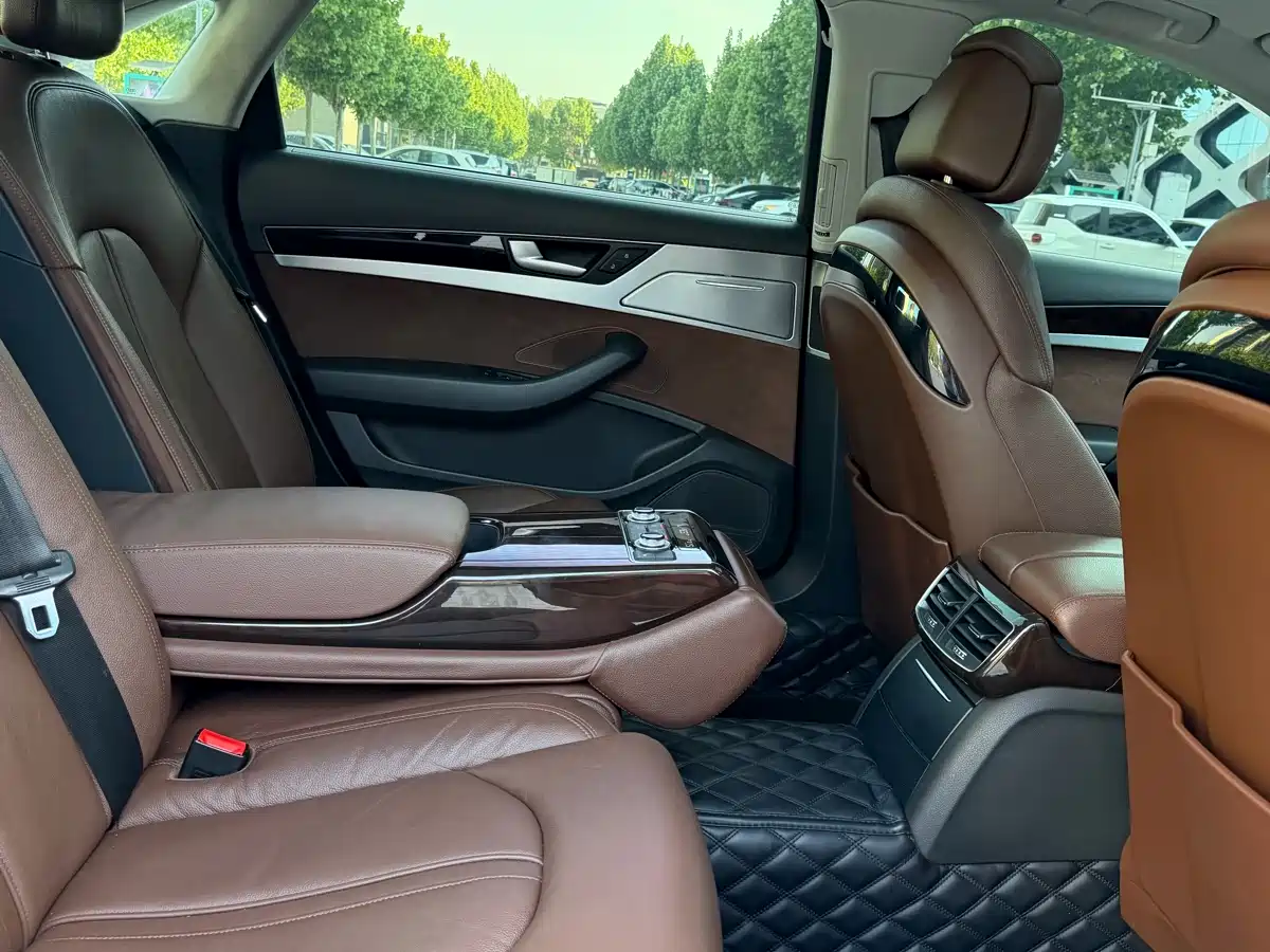 Audi A8 2014 A8L 45 TFSI quattro Comfort фото 11