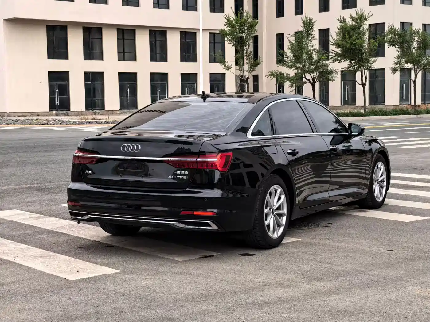 Photo 9 - Audi A6L