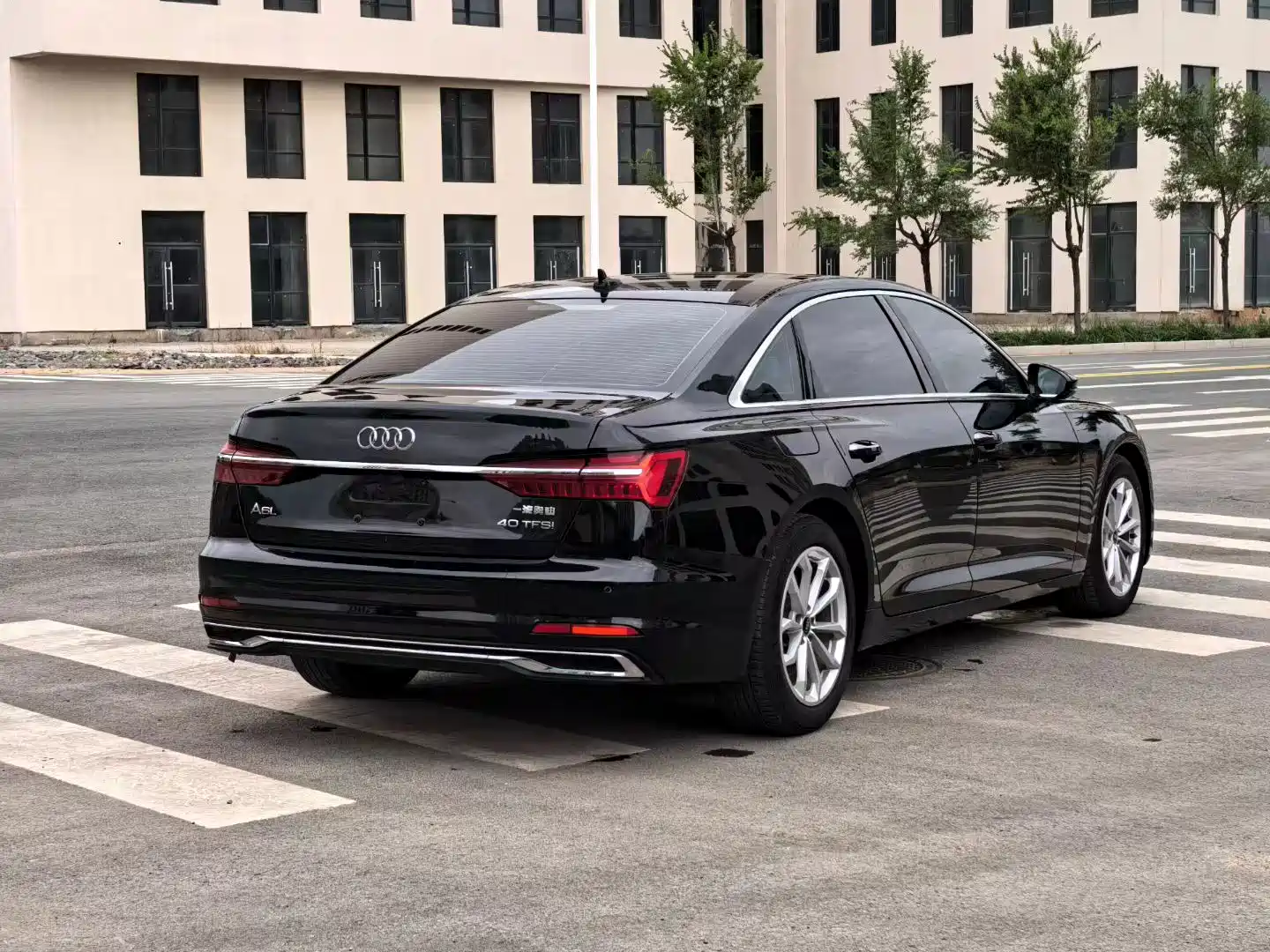 Фото 9 - Audi A6L