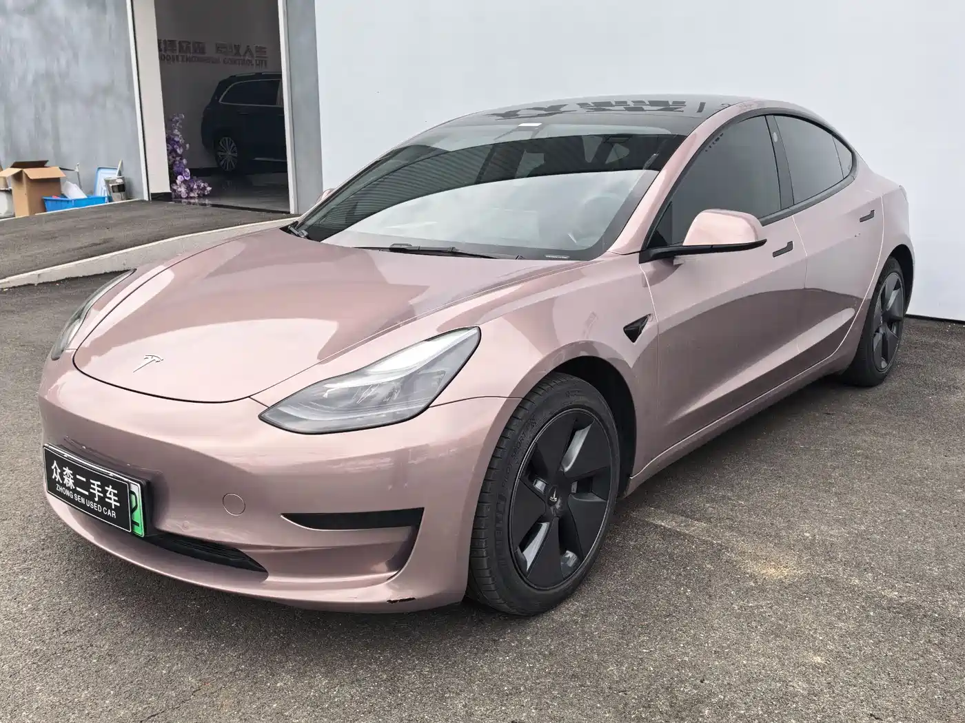 TESLA MODEL 3
