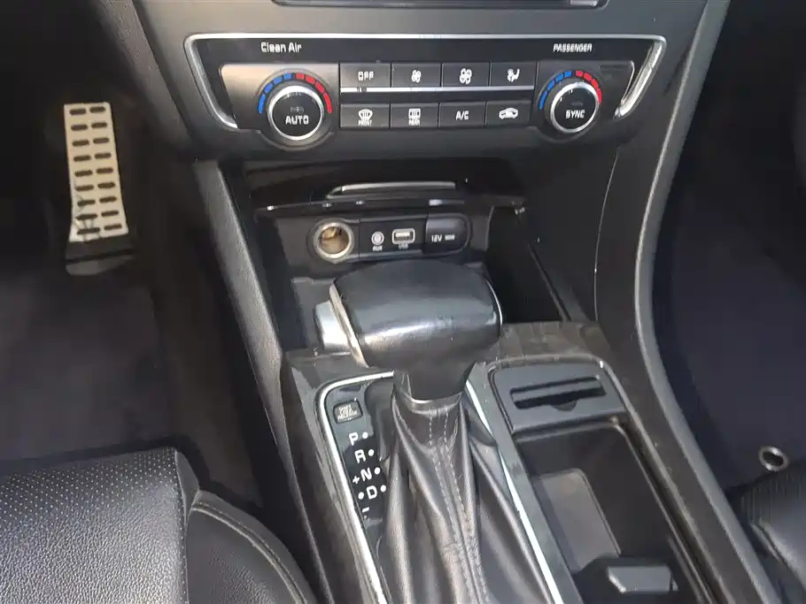 Kia K5 2016 2.0L Automatic LUX фото 16