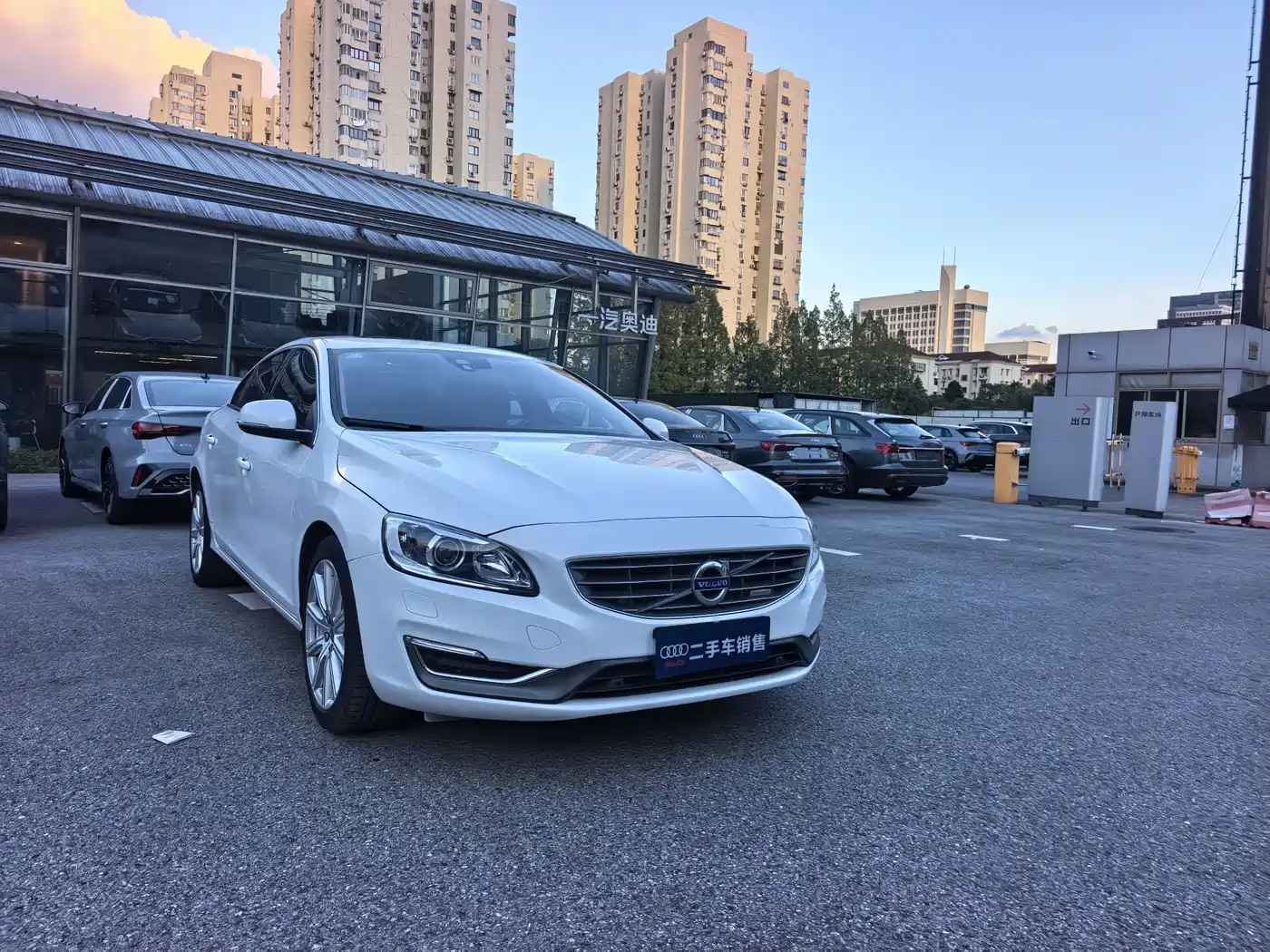 Volvo S60 Plug-in Hybrid 2015 2015 S60L E-Drive Hybrid T6 Intelligent Edition