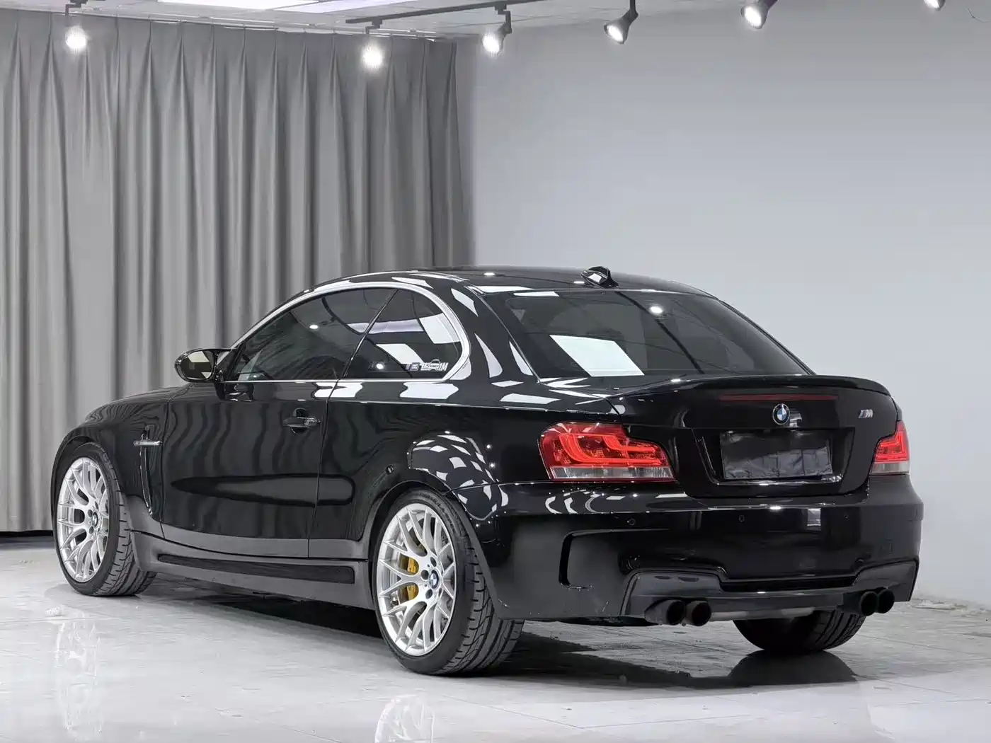 BMW 1 Series M 2011 1M Coupe фото 4