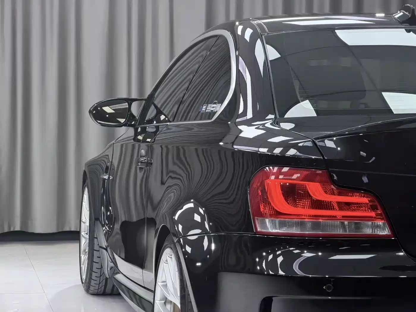BMW 1 Series M 2011 1M Coupe фото 6