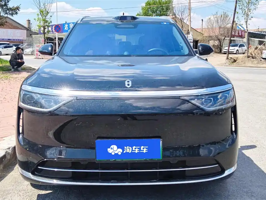 AITO Wenjie AITO M8 2025 Range Extender Max+ Edition 53.4kWh 5-seater фото 2