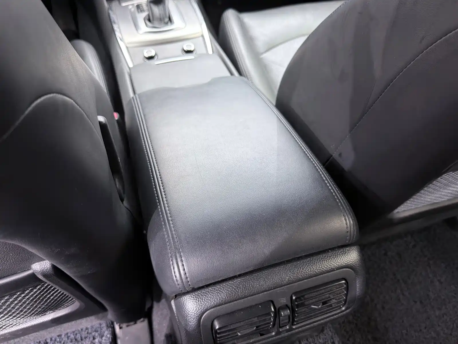 Photo 17 - Infiniti G Series