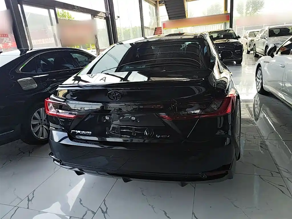 Toyota Camry 2026 Hybrid 2.0HSE Sport Lite Edition фото 6