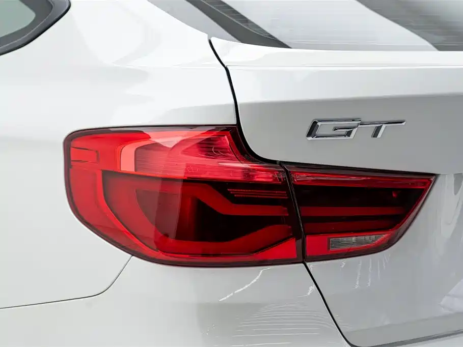 BMW 3 Series GT 2016 320i Fashion Style фото 11