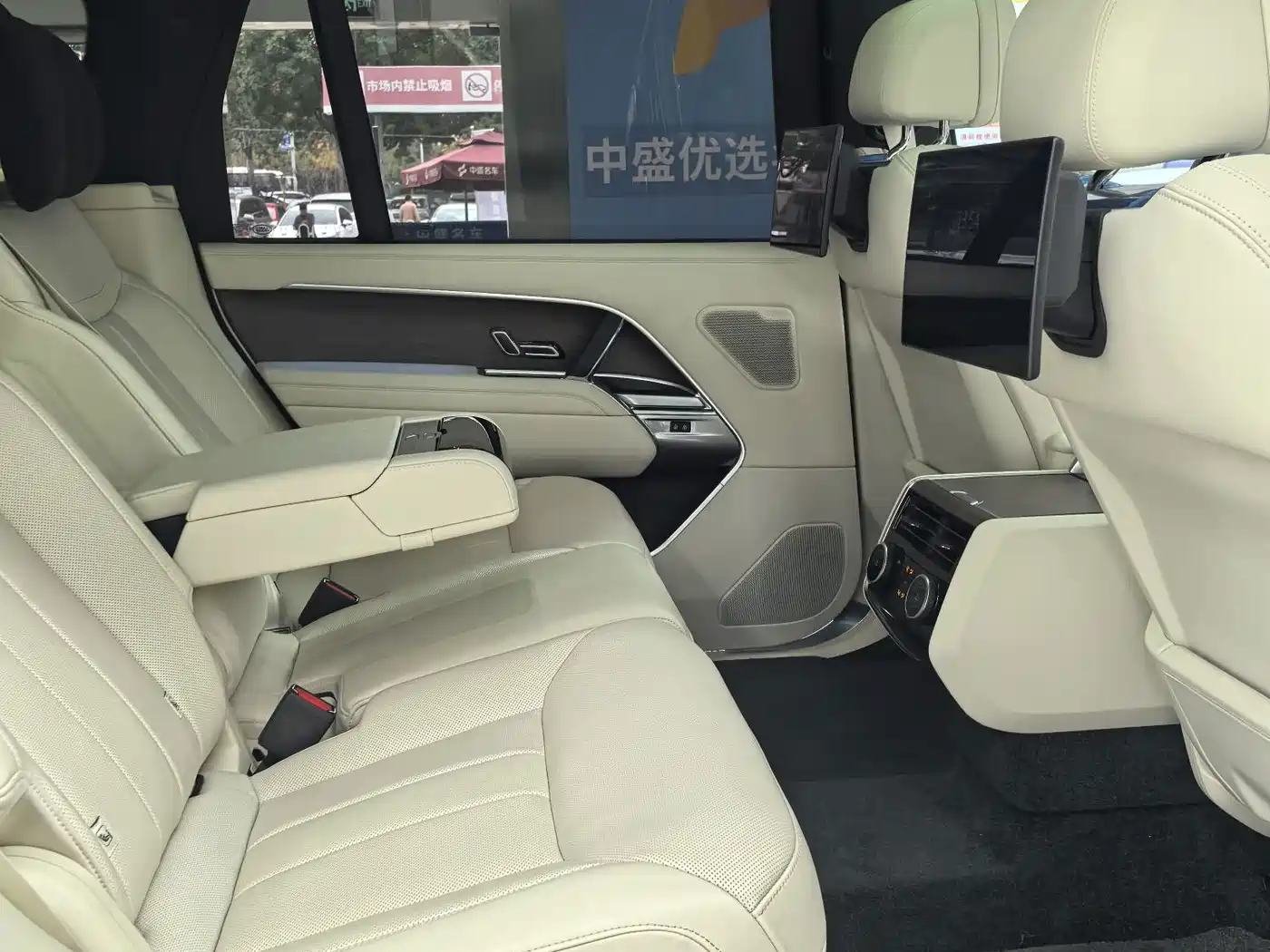 Land Rover Range Rover 2023 2023 3.0 L6 400PS Genesis Extended Version