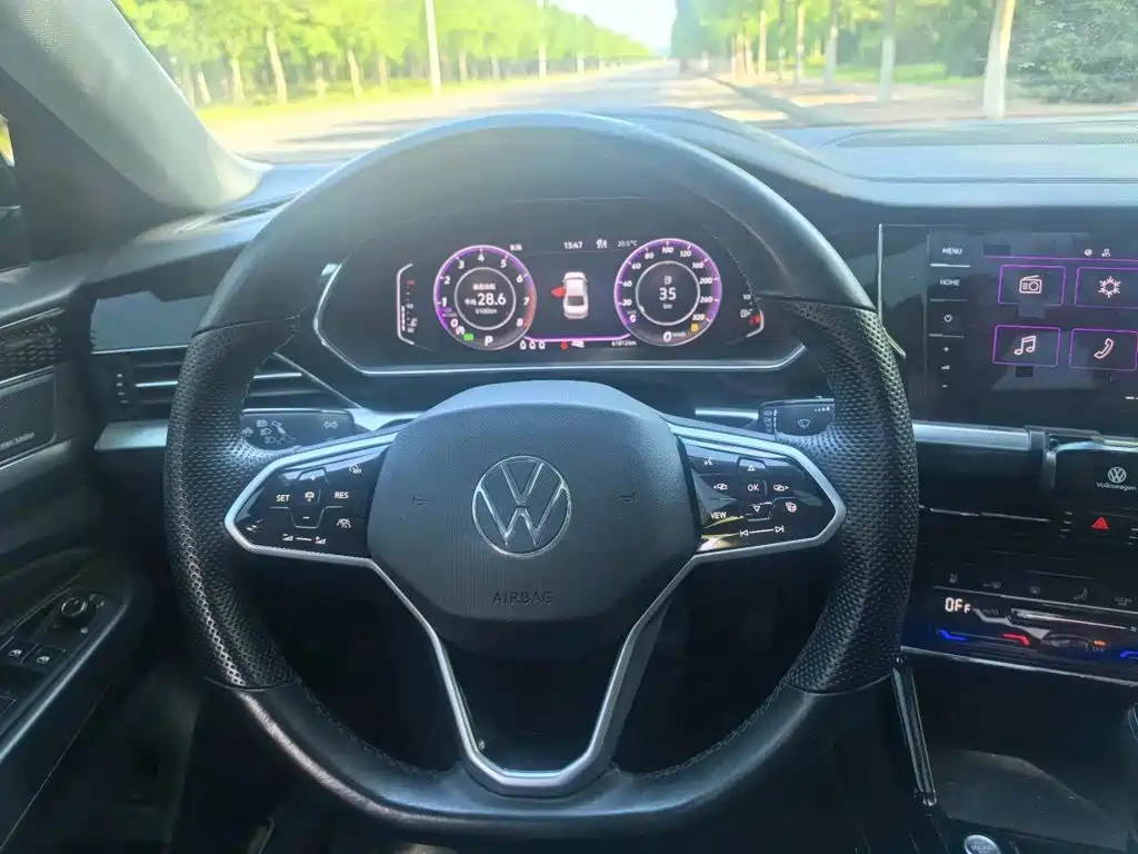 Photo 12 - Volkswagen Passat