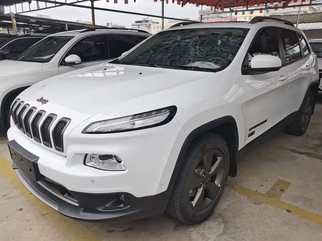 Jeep Cherokee 2016 — пригон из Китая