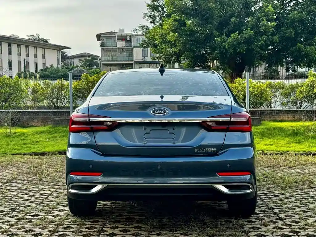Ford Escort 2022 2021 1.5L Automatic Diamond Edition
