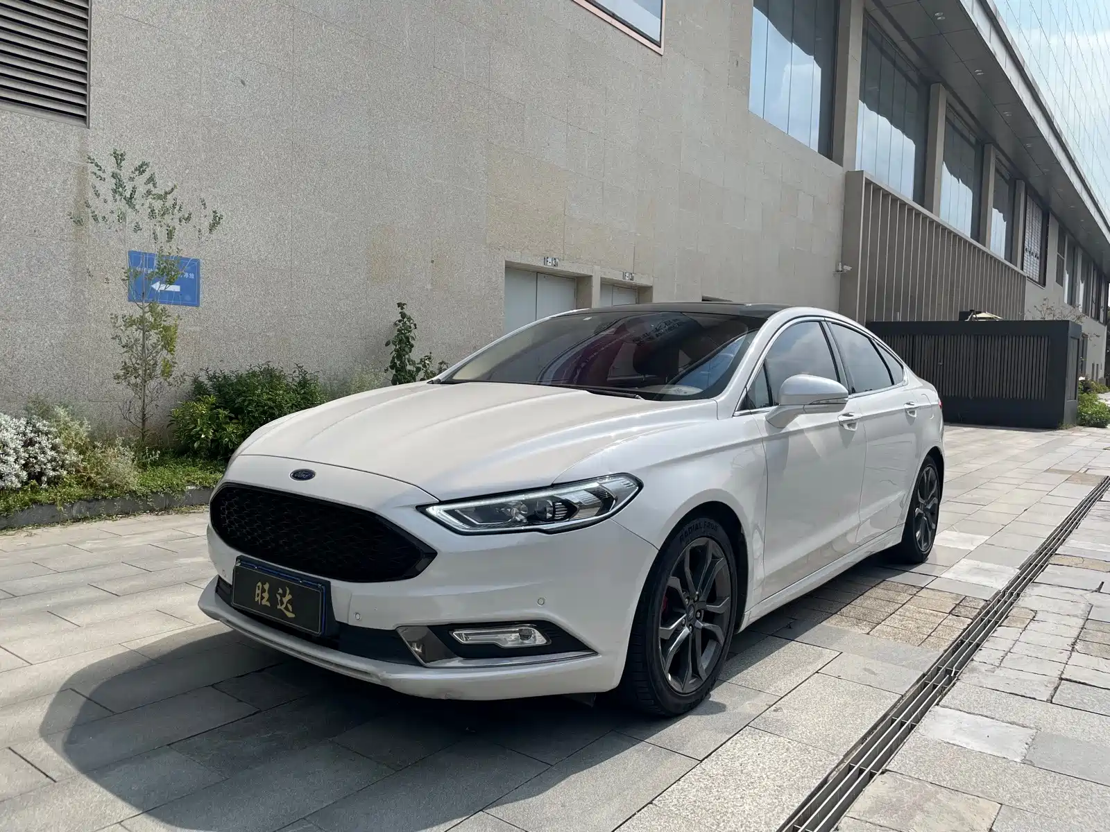 Фото 1 - Ford Mondeo