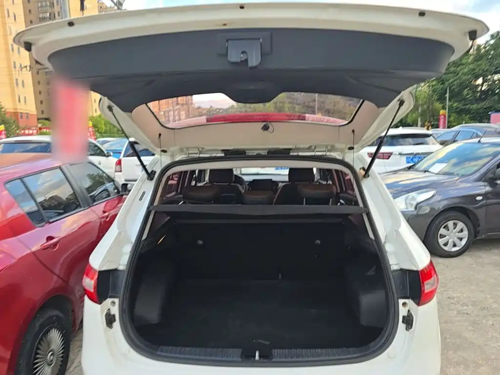 FAW Senya R7 2017 2016 1.6L Automatic Luxury