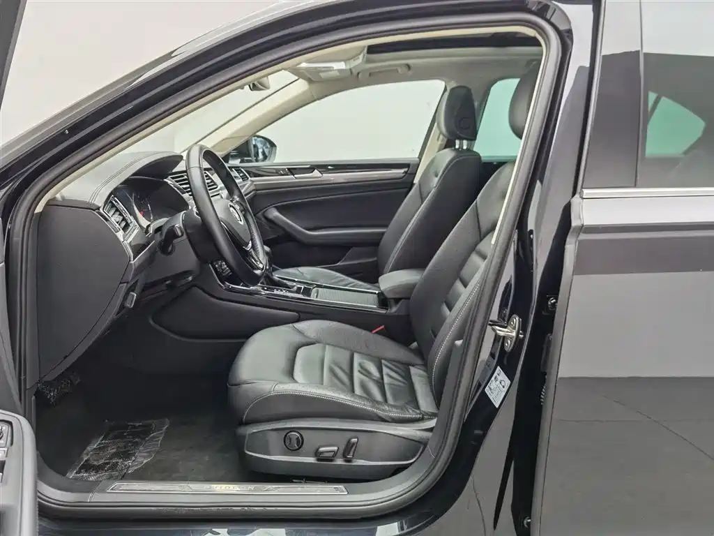 Volkswagen Phideon 2019 380TSI 2WD Business Edition China VI фото 10