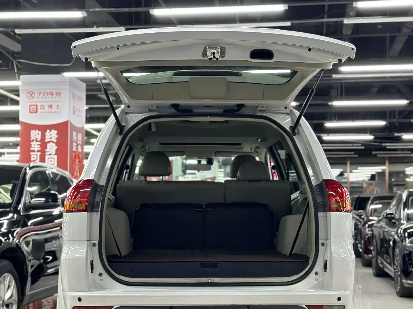 Mitsubishi Pajero Sport 2013 3.0L Automatic 4WD Flagship фото 14