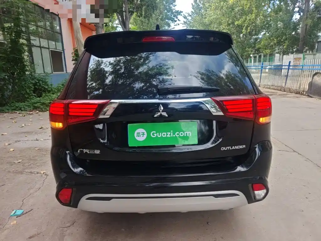 Фото 6 - Mitsubishi Outlander