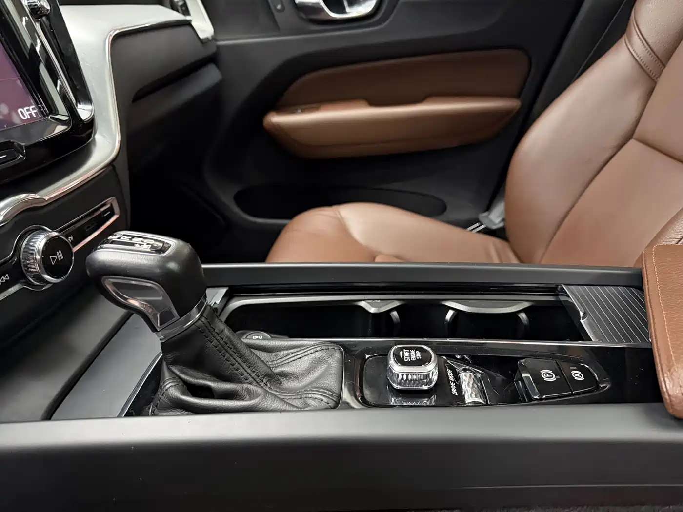 Фото 29 - Volvo XC60