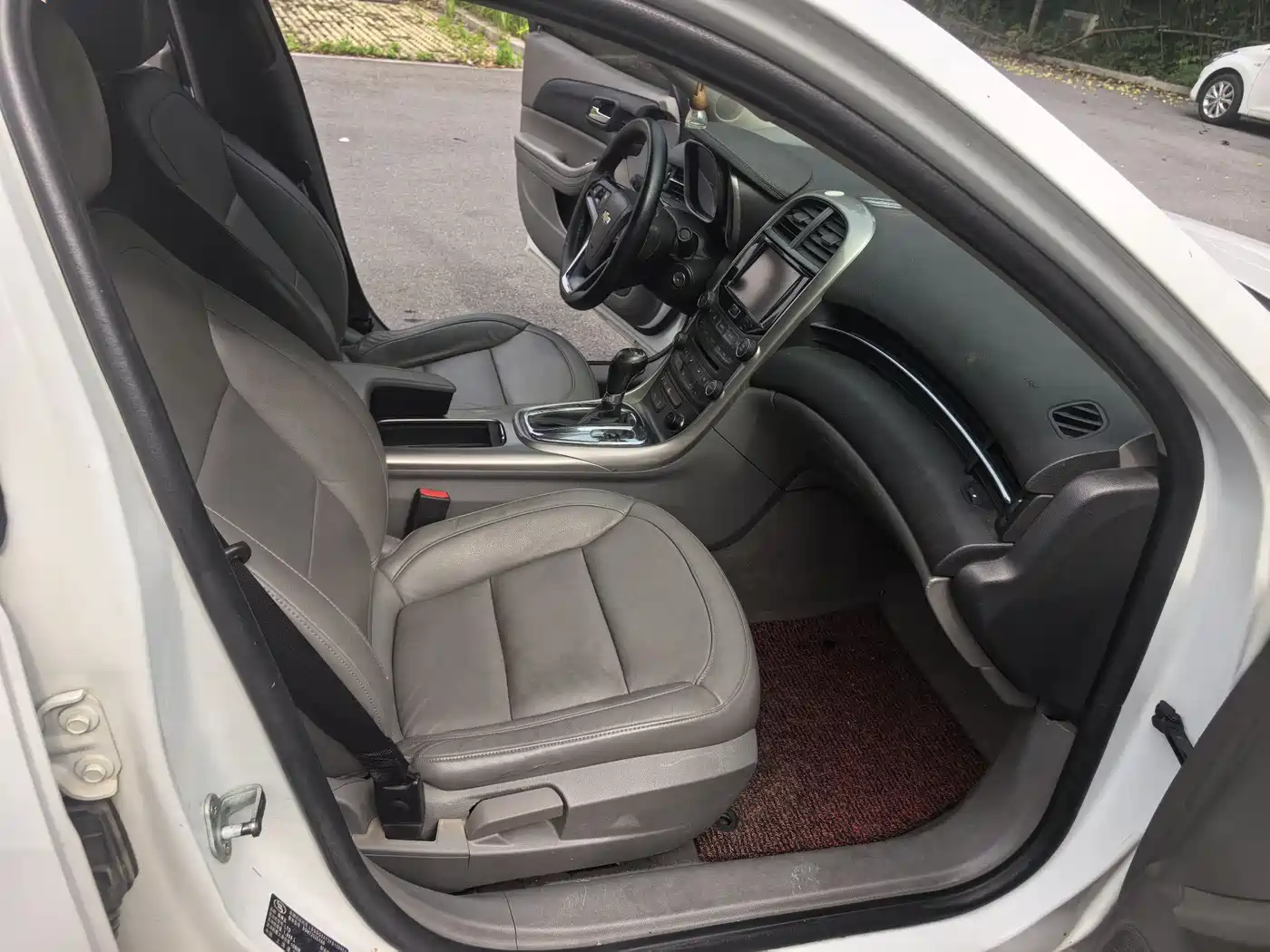 Chevrolet Malibu 2014 2.0L Automatic Comfort фото 9