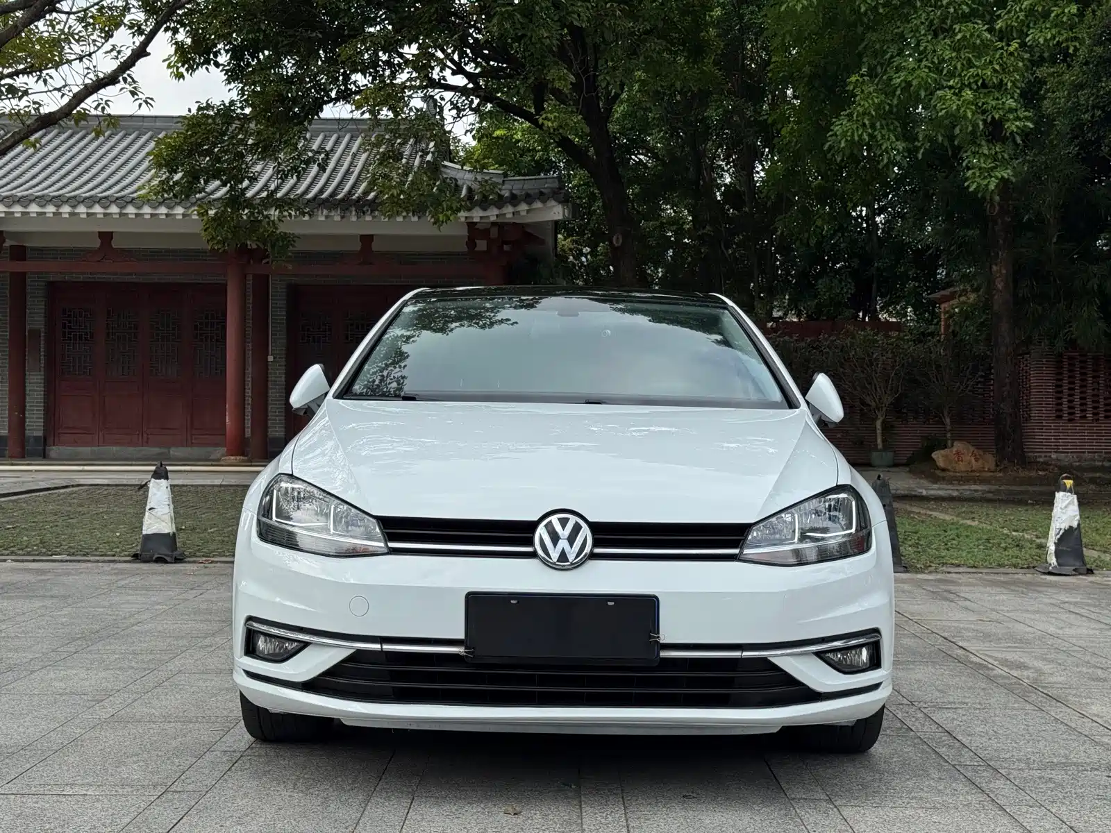 Фото 2 - Volkswagen Golf