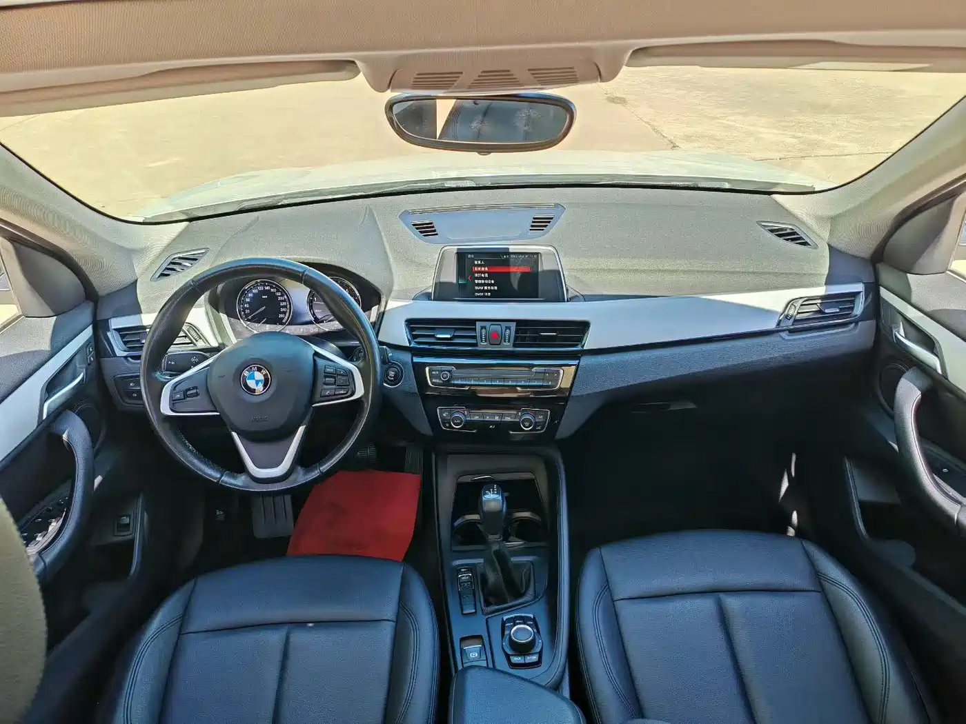 BMW X1 2019 sDrive20Li Leading Model фото 6